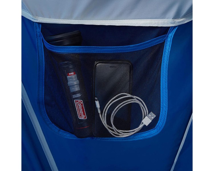 Easy to set up tent with hinged door
