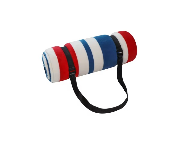 Lightweight packable waterproof picnic mat