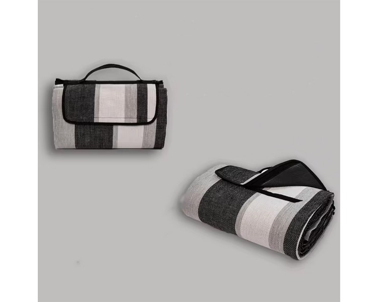 Foldable fine waterproof beach picnic mat