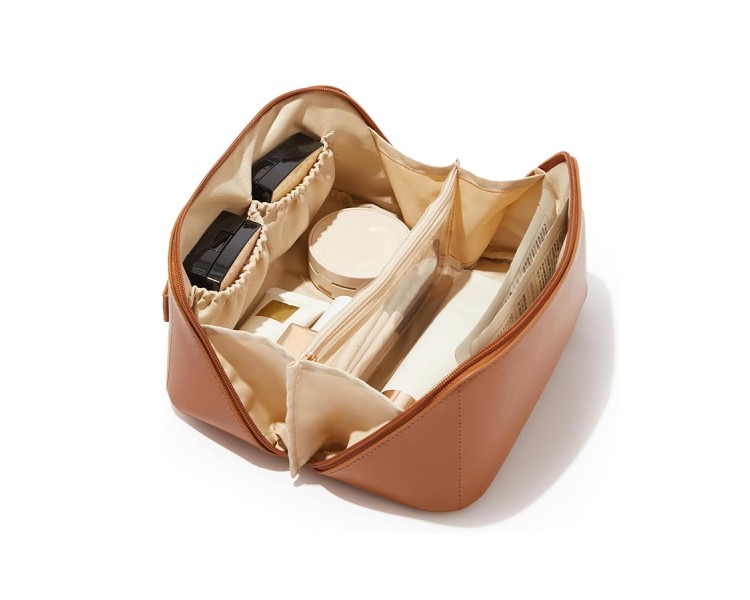 Leather classic fashion toiletry bag