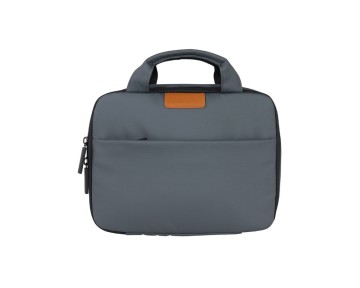 Expandable hanging business toiletry bag