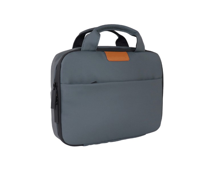 Expandable hanging business toiletry bag