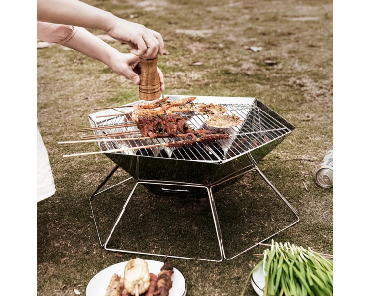 Foldable stainless steel charcoal grill